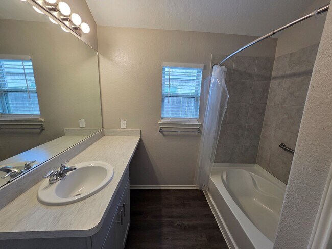 Building Photo - 20714 Southern Wds Blvd