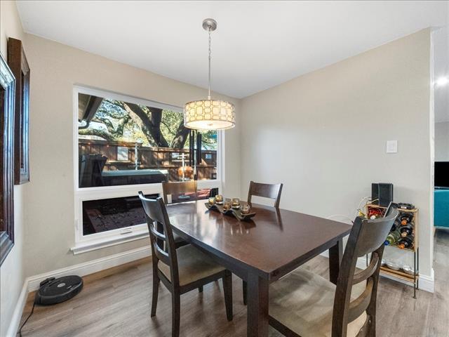 Building Photo - 9716 Highland View Dr