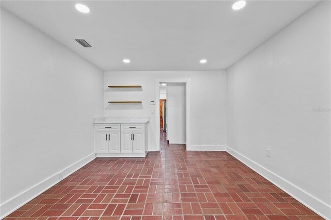 Building Photo - 1803 E Orange Ave