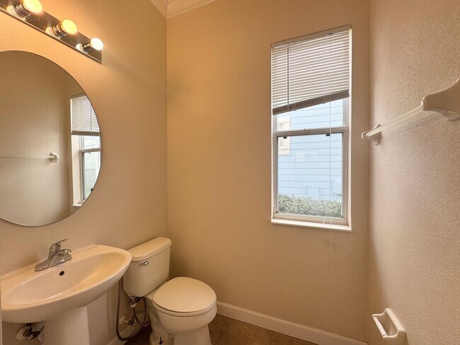 Building Photo - 7750 Linkside Loop