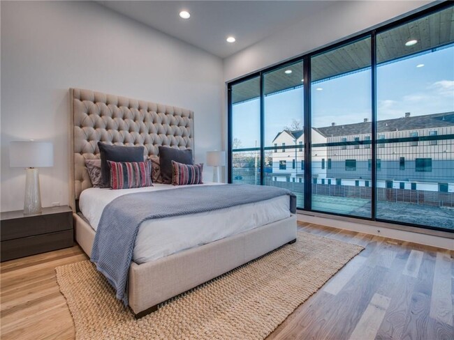 Building Photo - 5225 Crestfield Pl