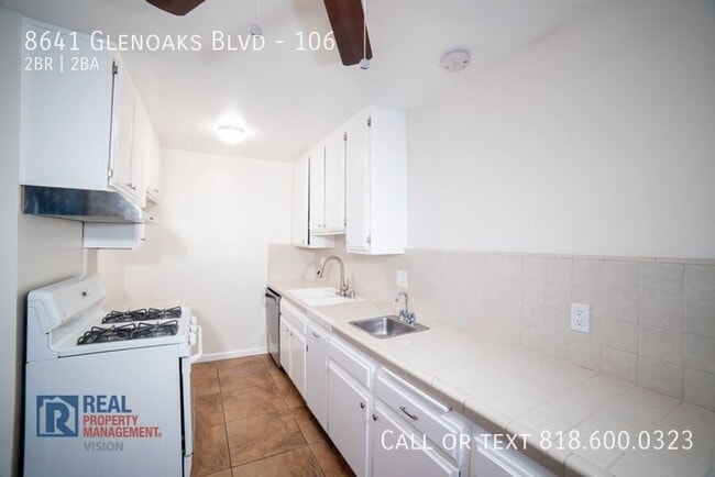 Building Photo - 8641 Glenoaks Blvd