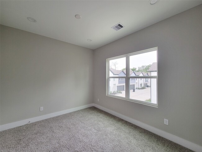 Building Photo - 8014 Huntington Spgs Ln