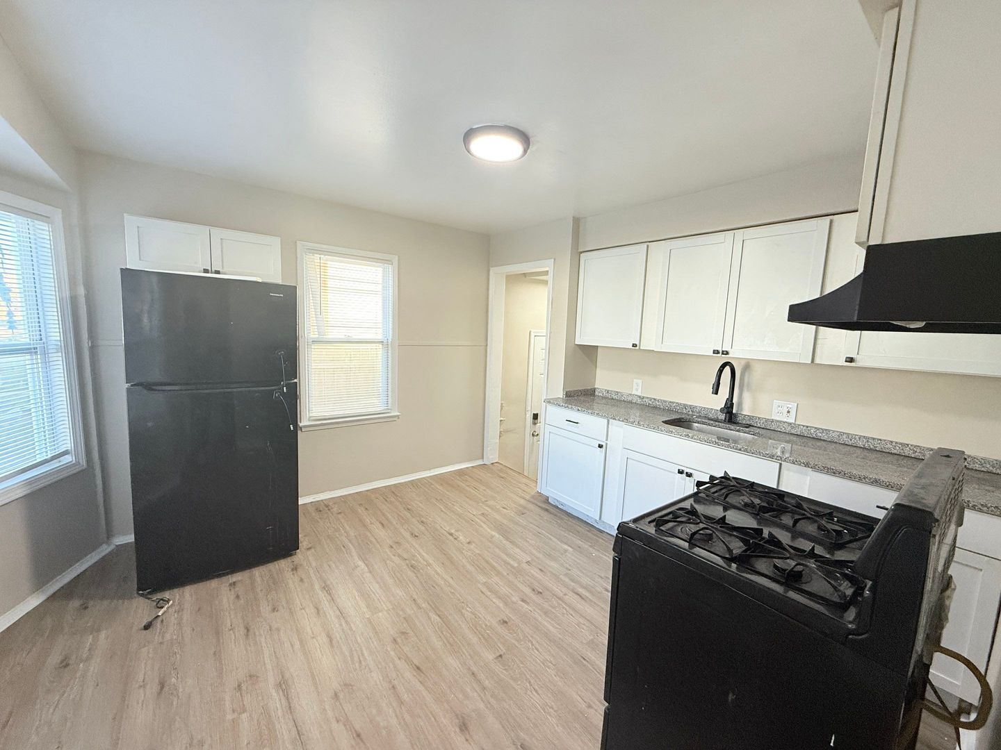 Building Photo - Fully Renovated 3-Bedroom Home – Move-In Ready for You!