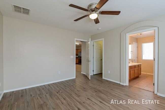 Building Photo - 12878 E Red Iron Trail