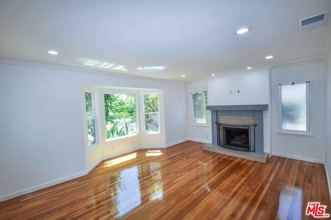 Building Photo - 2725 Bagley Ave