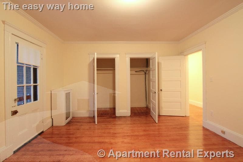 Building Photo - 14 Centre St