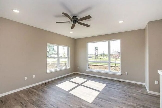 Building Photo - $2,200 | 3 Bedroom, 2.5 Bathroom Town Home | Pets Allowed* | Sublease* | Available for a May 1st,...