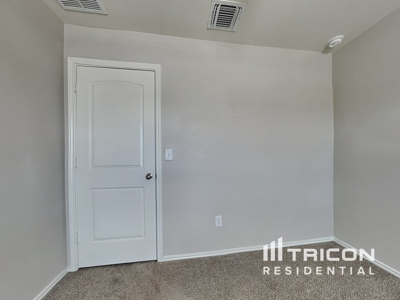 Building Photo - 3701 Tilmon Ln.
