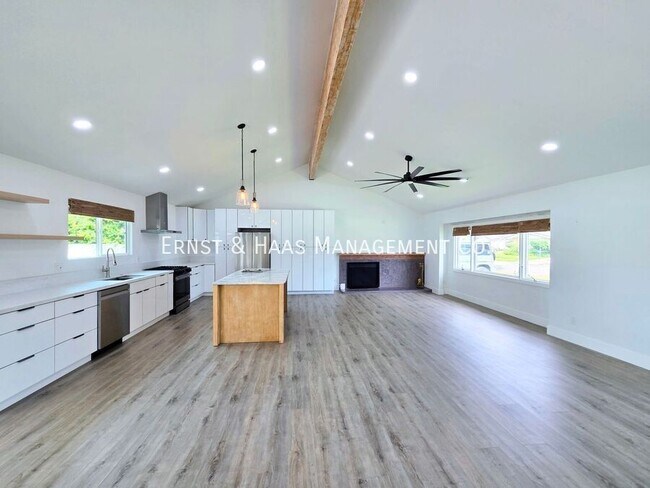 Building Photo - 3041 Yellowtail Dr