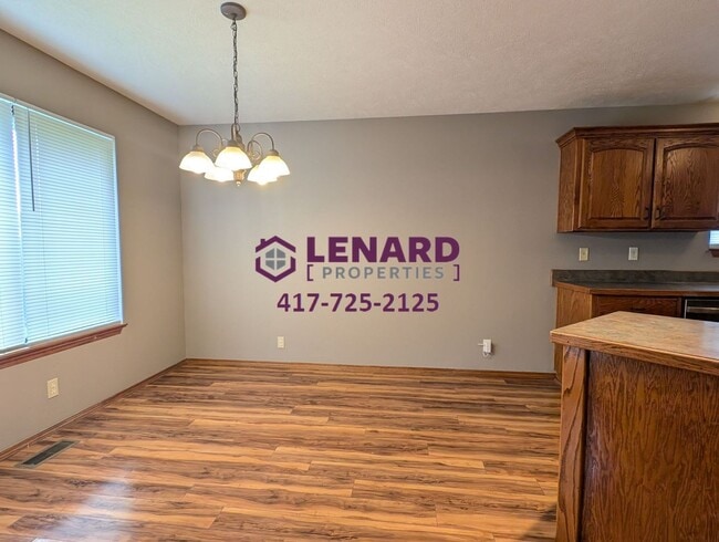 Building Photo - Spacious 3 Bedroom Home!