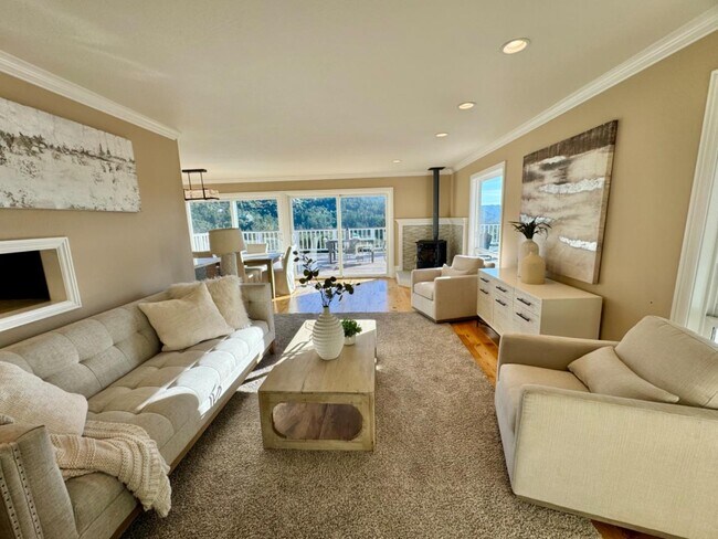 Building Photo - 25400 Radonich Rd