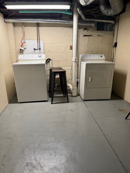 Private lower level laundry room. - 136 Fairfield Ave