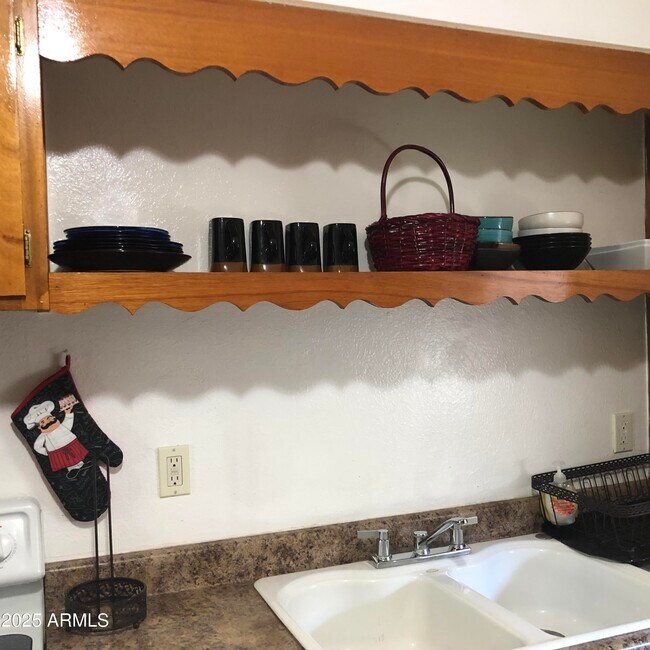 Building Photo - 2103 S Granada Dr