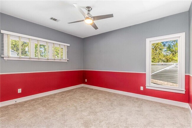 Building Photo - 207 Mellrich Ave NE
