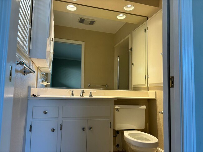 Building Photo - Gorgeous 4 bed/3 bath home in Walnut Creek
