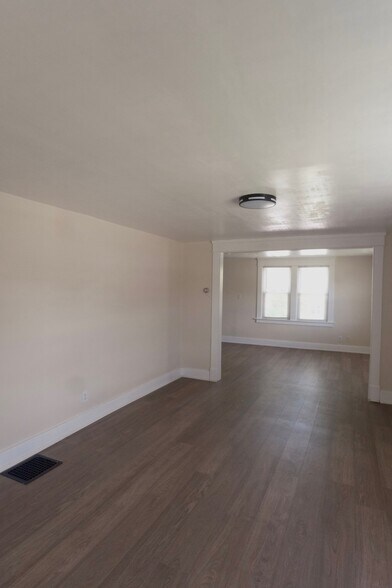 Building Photo - 840-840 Woodbine Ave SE