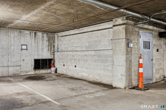 Building Photo - 1633 Washington Blvd