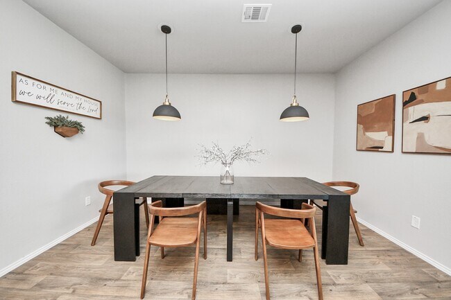 Building Photo - 4315 Nervesa Dr.