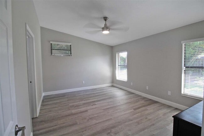 Building Photo - 6019 Courtside Dr