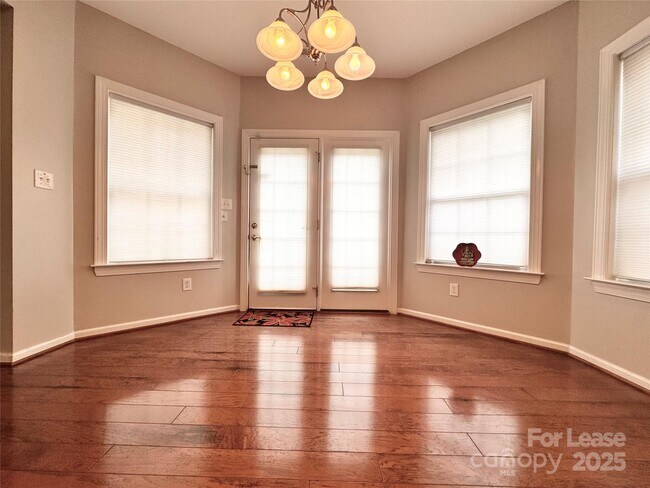 Building Photo - 11028 Huntington Meadow Ln