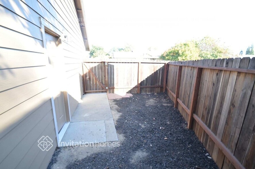 Building Photo - 3648 Rollins Way