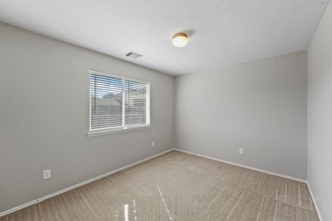 Building Photo - 17202 Hawks Landing Dr
