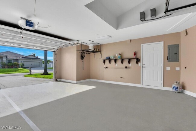 Building Photo - 226 NE 23rd Ave