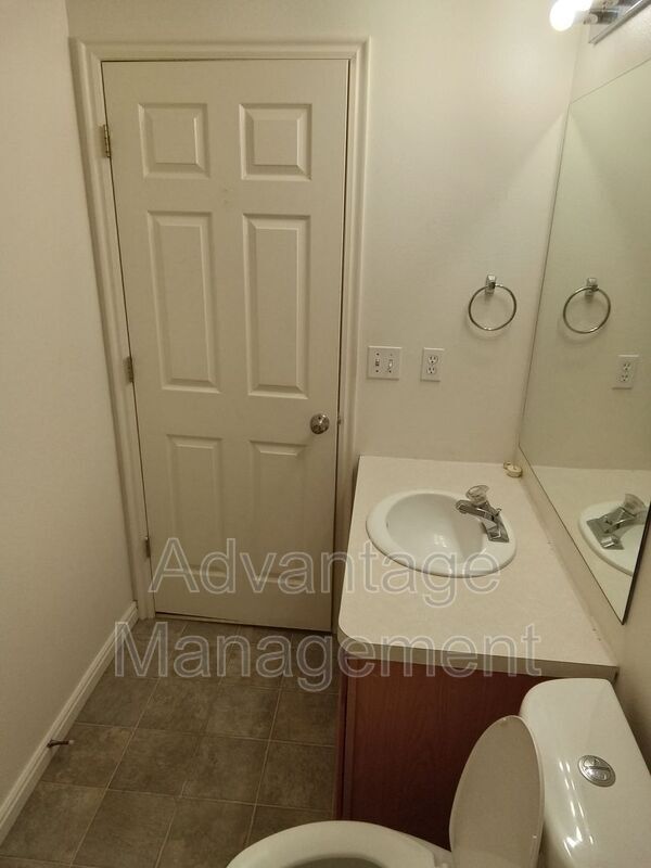 Building Photo - 8083 N Ridge Loop E