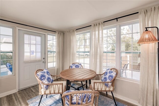 Building Photo - 688 CONSTANCE Rd