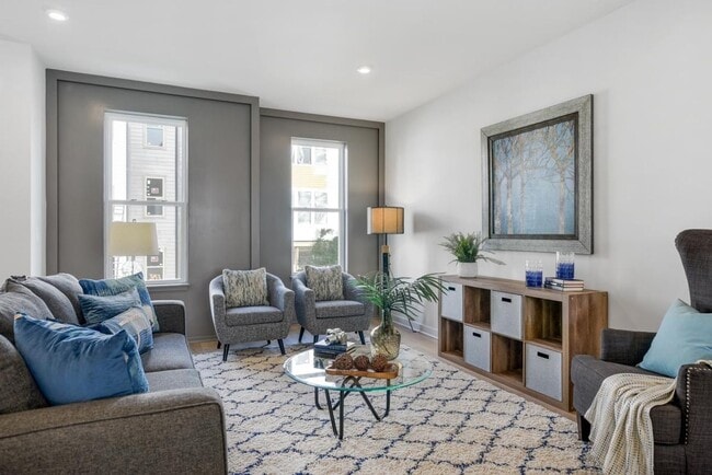 Building Photo - BEAUTIFUL 3 BED 3.5 BATH TOWNHOME