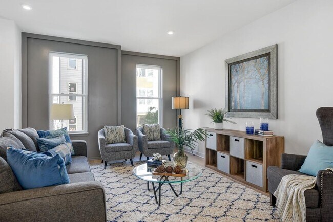 Building Photo - Gorgeous 3 bedroom end unit townhome with garage