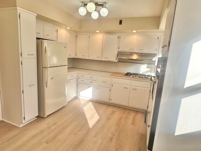 Building Photo - 588 Avenue A