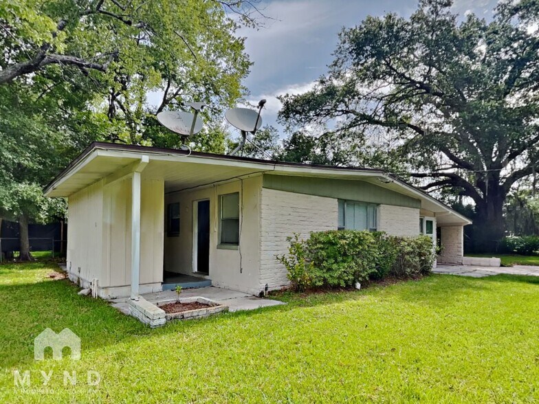 Building Photo - 7045 Rollo Rd