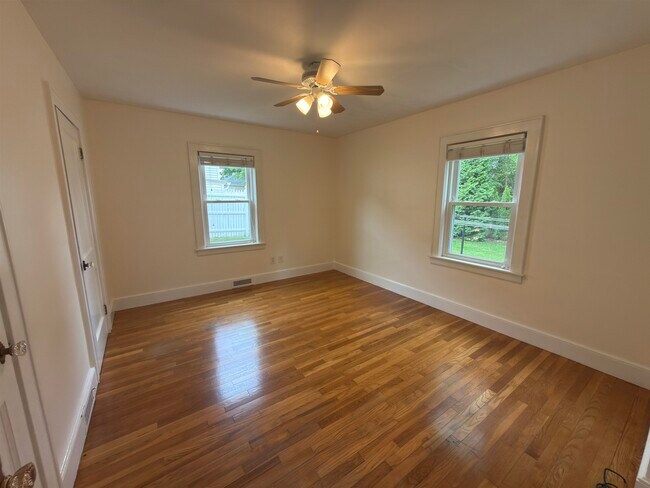 Building Photo - 573 Spruce St