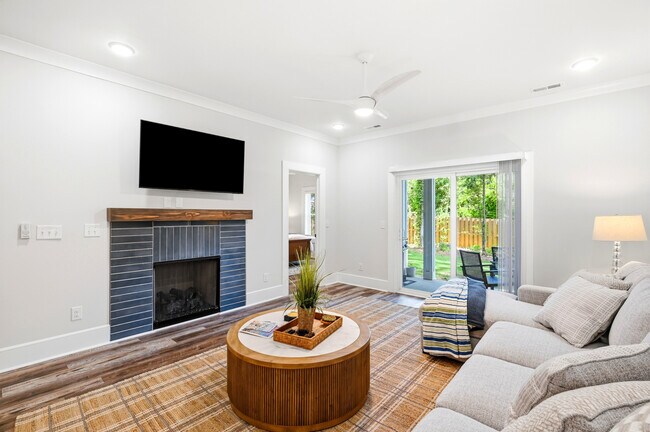 Building Photo - 117 Seagate Pl