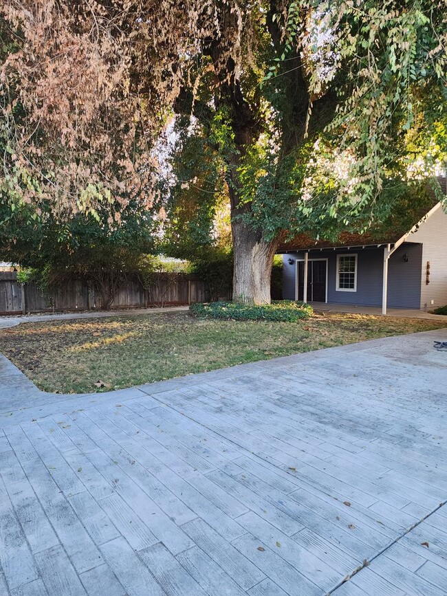 Building Photo - 2616 Colorado Ave