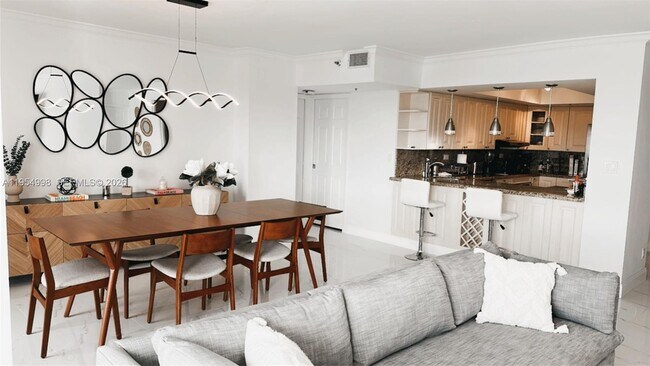 Building Photo - 20355 NE 34th Ct