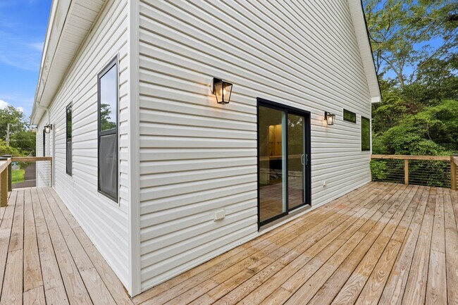 Building Photo - Custom Home in Seagate | 4 Bedrooms • 3 Bathrooms • Minutes to Wrightsville Beach