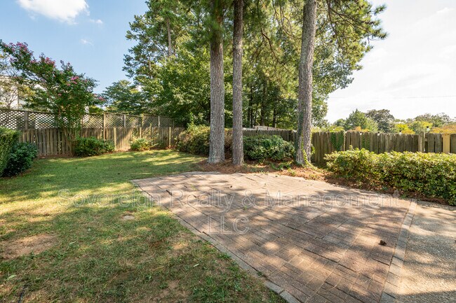 Building Photo - 1205 Spring Valley Ln NE