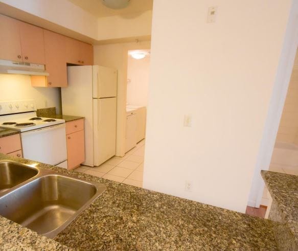 Building Photo - 2727 Centergate Dr