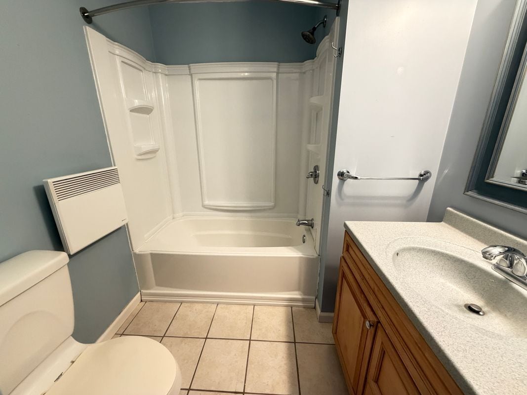 Building Photo - 332 Lydall St