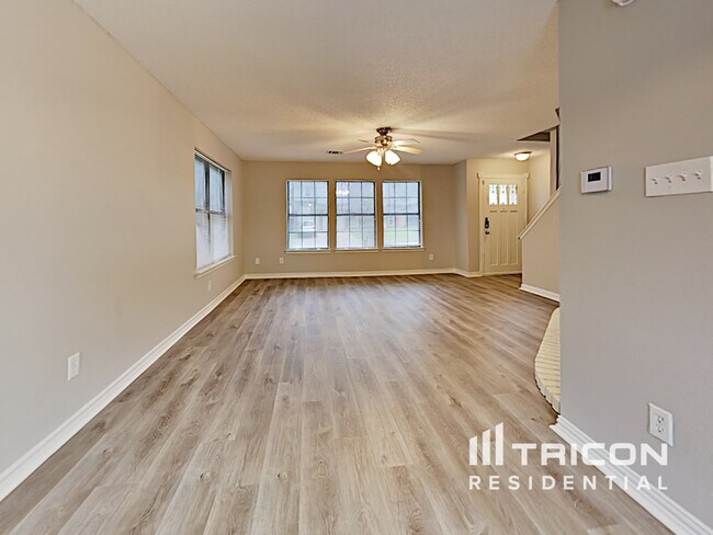Building Photo - 815 Wyndham Pl