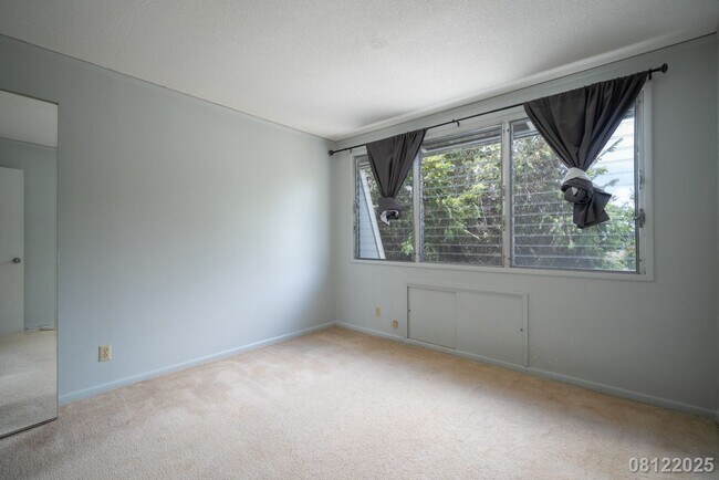 Building Photo - 2 Bed 1 Bath in Ridgeway