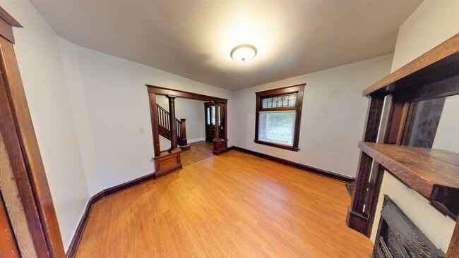 Building Photo - 2424 W Clifton Ave