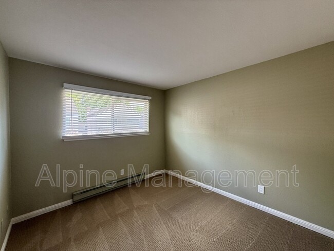 Building Photo - 2657 Kentworth Way