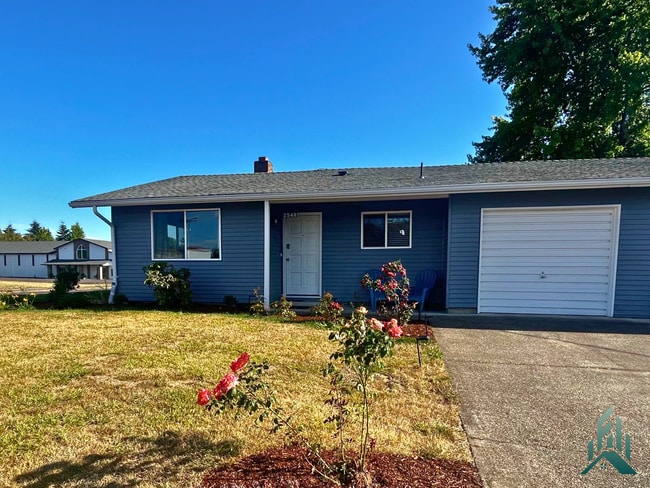 Building Photo - Completely Renovated 3 bed/2 bath Home