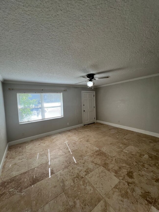 Building Photo - Fantastic Neptune Beach Rental - 1 block from the beach!