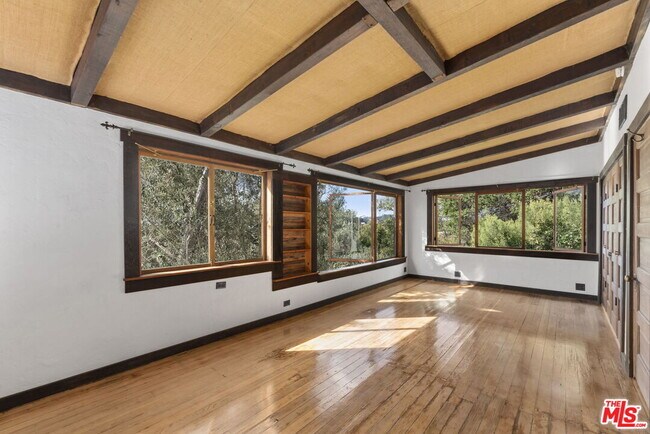 Building Photo - 1409 Avon Park Terrace