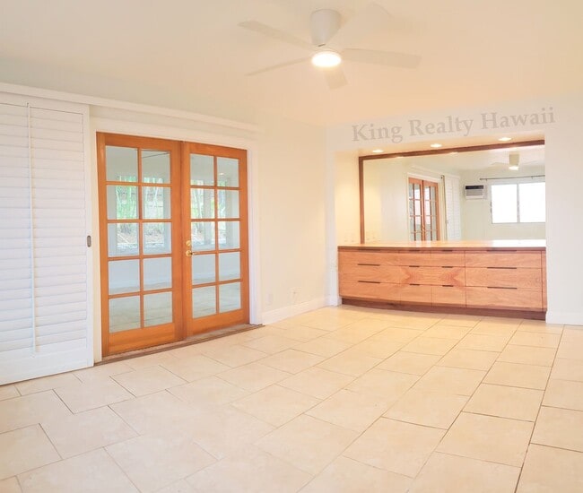 Building Photo - 4 br / 3 bath w/Lg Lanai &detached office ...